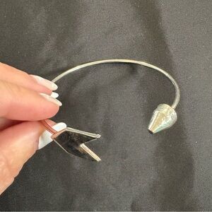 Arrow bracelet